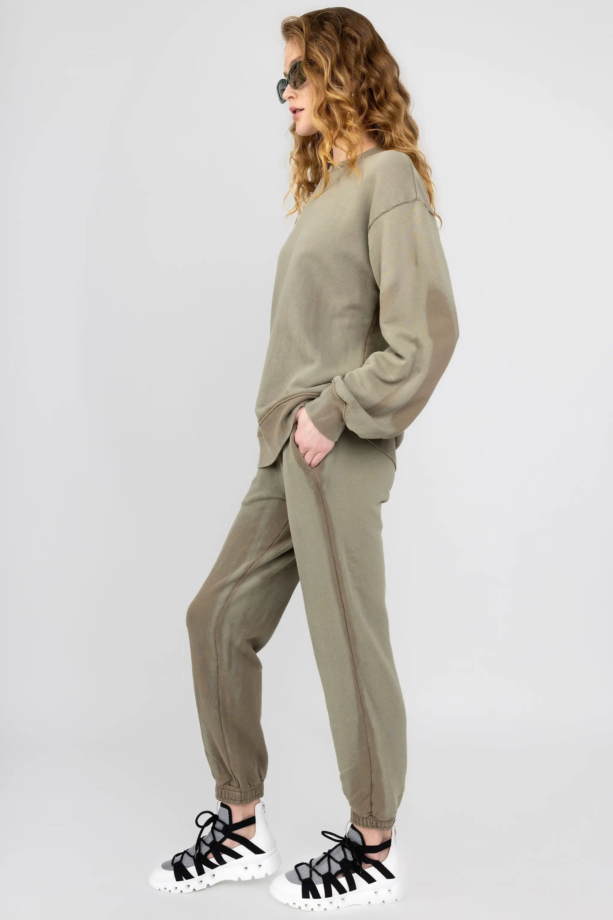 Brooklyn Sweatpant in Chai Cast