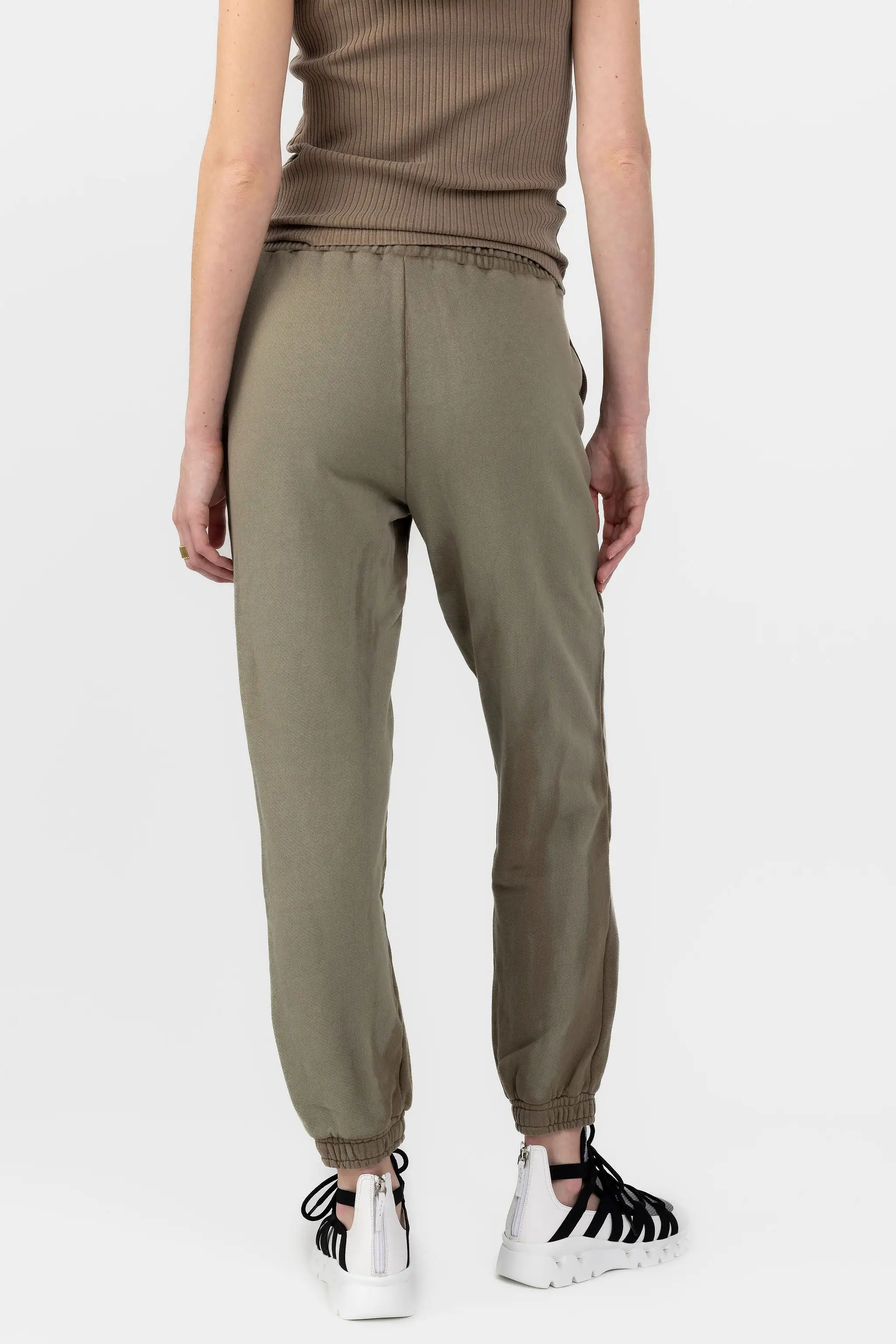 Brooklyn Sweatpant in Chai Cast