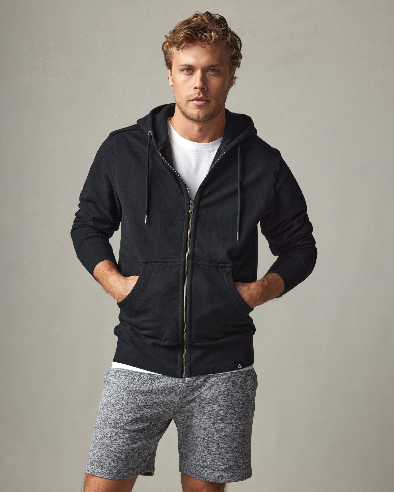 Classic Full Zip - Black