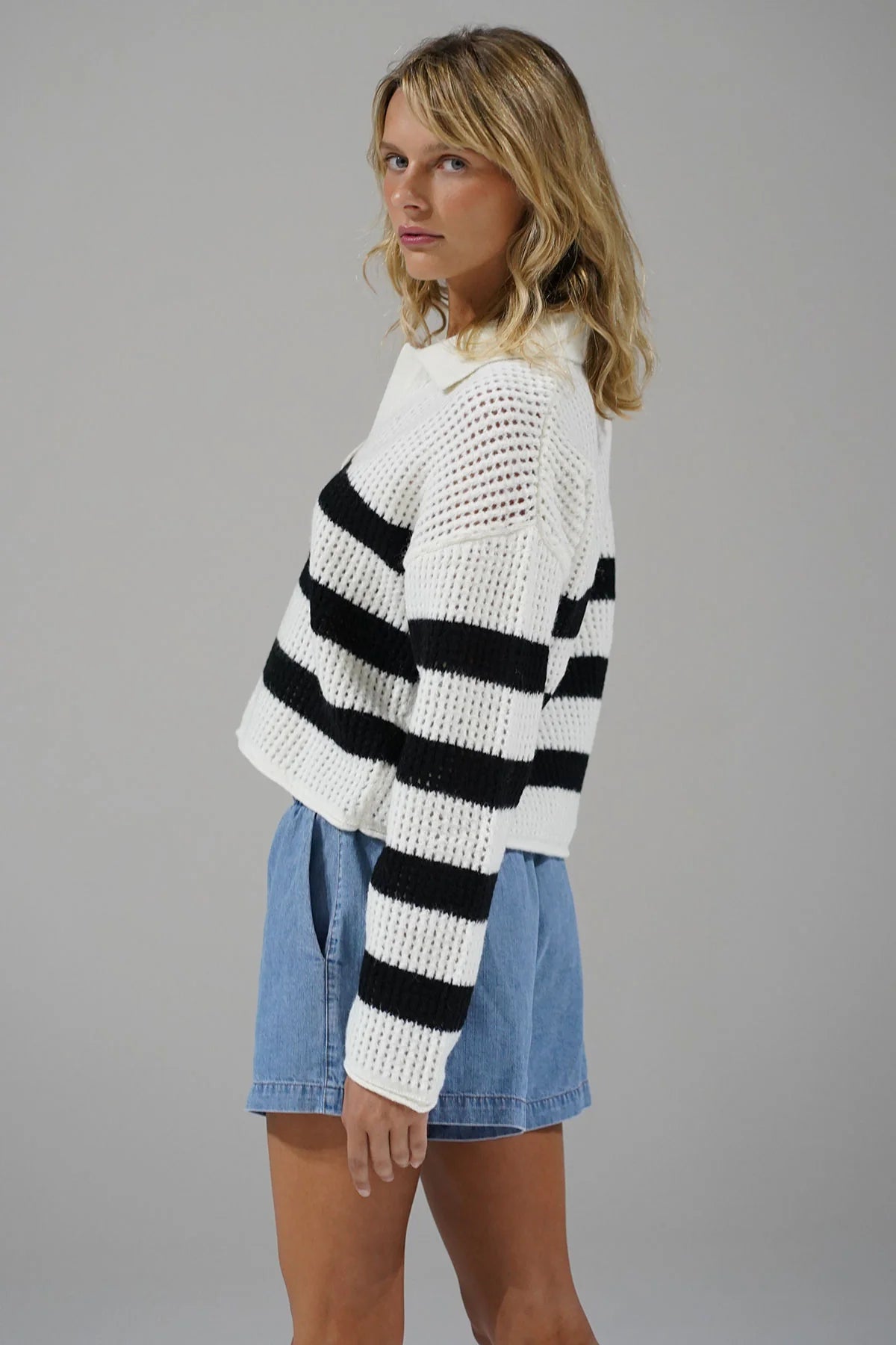 LNa - Ari Stripe Sweater - Ivory Black Stripe