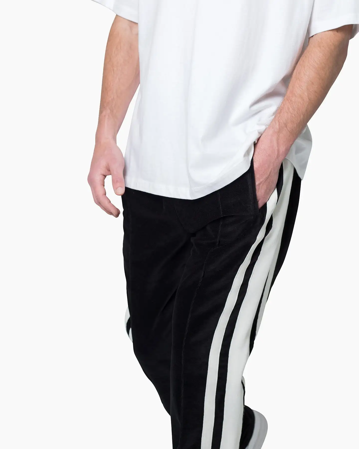 MNML Baggy Velour Trackpants Black