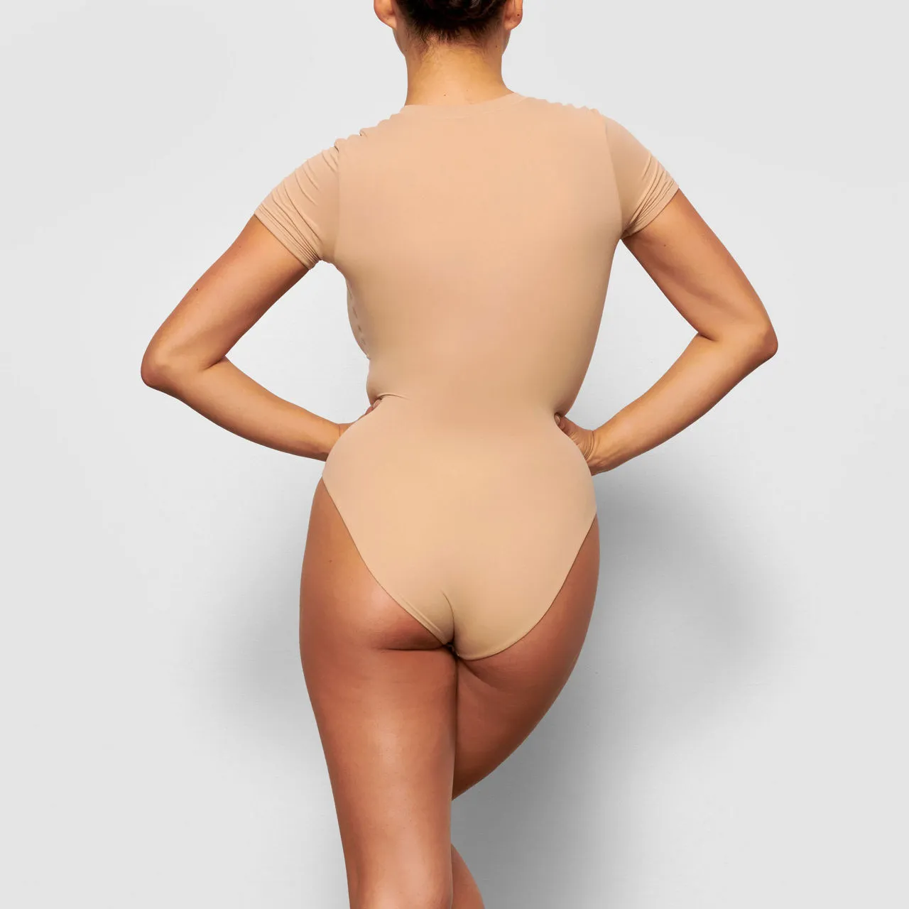 SKIMS FITS EVERYBODY T-Shirt Bodysuit Clay - Beige