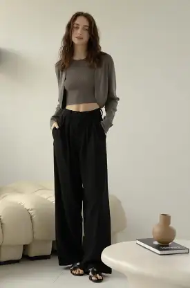 The comfiest mid waist pants in black